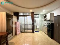 Studio có máy giặt riêng, giếng trời, tiện nghi xung quanh, không ngập - quận 7