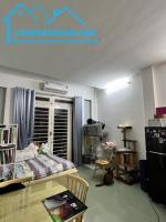 Nhượng lại phòng rộng sạch sẽ có view ban công ngay trung tâm quận 4chỉ 5tr/th - đường vĩnh khánh, phường 10, quận 4, hồ chí minh