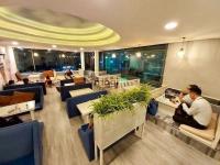 Cho thuê góc 2mặt tiền đường trần hưng đạo quận 1,(4.2x20, 3tầng) 50tr - trần hưng đạo, phường phạm ngũ lão, quận 1, tphcm