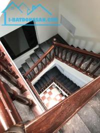 Chính chủ cho thuê nhà mặt ngõ 80 đường trung kính to 70m x4t đường vỉ hè oto tránh. 09611 - 80 phố trung kính, phường yên hòa, quận cầu giấy, hà nội