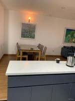 Chuyên cho thuê các chcc tại iris garden để ở và làm văn phòng: 2 phòng ngủ 10.5tr/th, 3 phòng ngủ 15.5tr/th 093 2526 286 - thanh xuân - hà nội