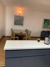 Chuyên cho thuê các chcc tại iris garden để ở và làm văn phòng: 2 phòng ngủ 10.5tr/th, 3 phòng ngủ 15.5tr/th 093 2526 286 - thanh xuân - hà nội