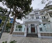 Cho thuê biệt thự ở vạn xuân 317m2 x 5 tầng, oto để sân, có thang máy, nhà mới - cầu giấy - hà nội